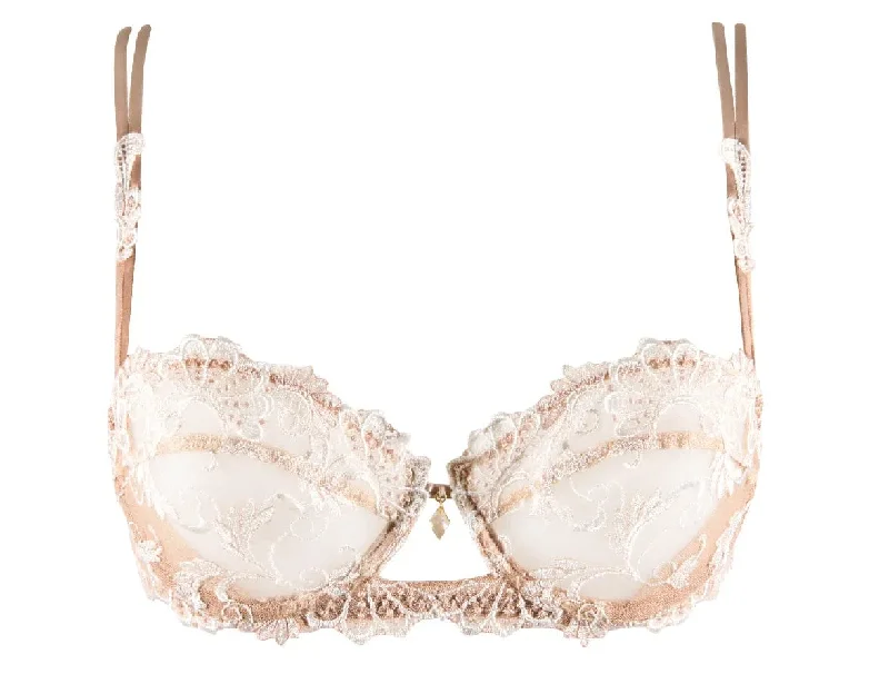 White sexy dresses for a pure and innocent charmDressing Floral Charming Demi Cup - Guipure