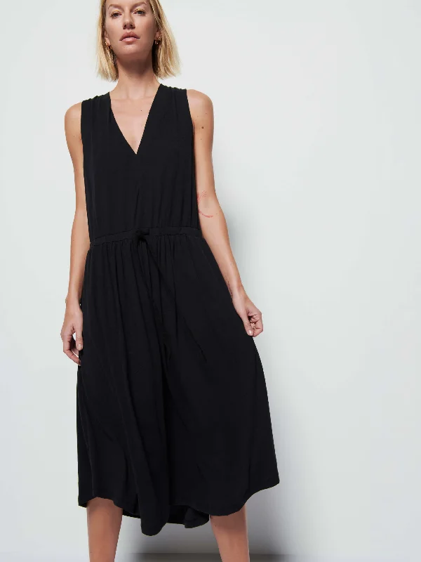 Midi dresses with polka dot prints for a playful summer outfit Brianna Dress