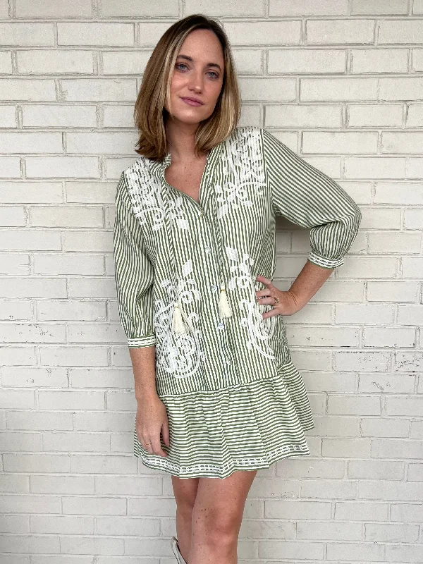  Charming Striped 3/4 Sleeve Mini Dress
