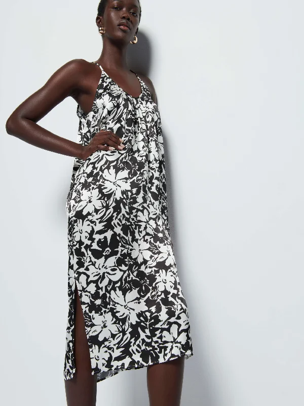 Midi dresses with gathered skirts for a full and flowing silhouette Liliana Dress