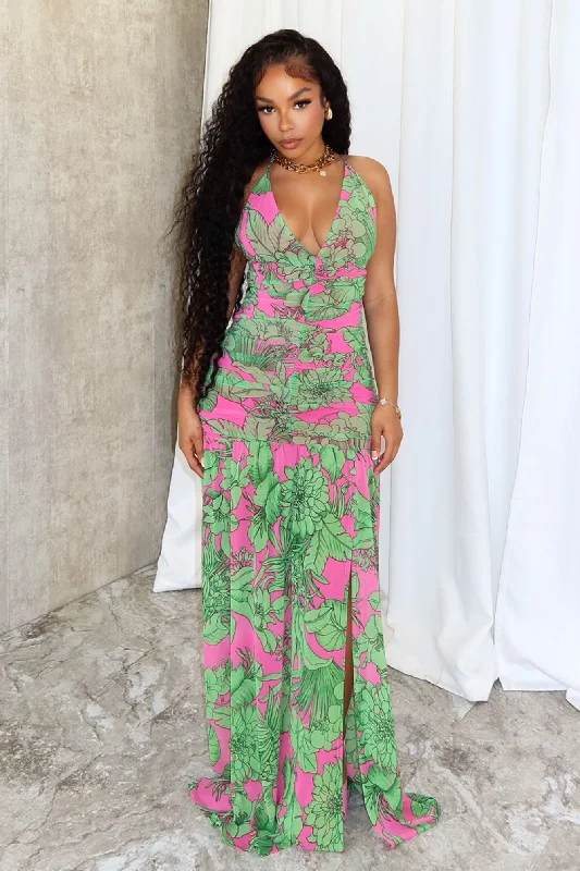 Everyday Dress with Pleated Bodice for a Structured Look​ Lovely Lady Print Maxi Dress