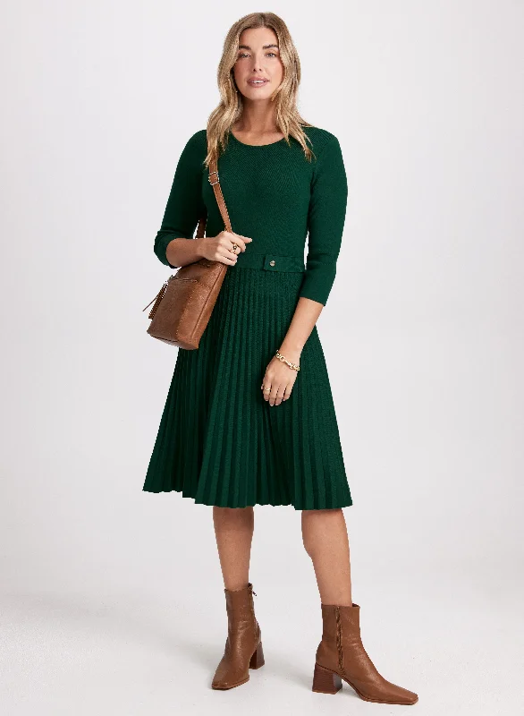 Midi dresses with lace - up fronts for a unique and adjustable style Pleated Sweater Dress Midi dresses with lace - up fronts for a unique and adjustable style Pleated Sweater Dress