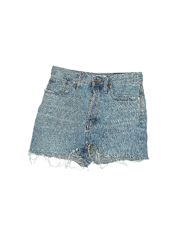 Plus Size Women's Stretch Denim Shorts with Belt Loops in Medium Wash for a Versatile FitHigh-Rise Denim Shorts in Light Wash Plus Size Women's Stretch Denim Shorts with Belt Loops in Medium Wash for a Versatile FitHigh-Rise Denim Shorts in Light Wash