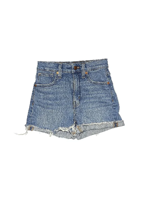 Women's Printed Floral Linen Shorts in Pastel Colors for a Summer Beach OutfitHigh-Rise Denim Shorts in Light Wash Women's Printed Floral Linen Shorts in Pastel Colors for a Summer Beach OutfitHigh-Rise Denim Shorts in Light Wash