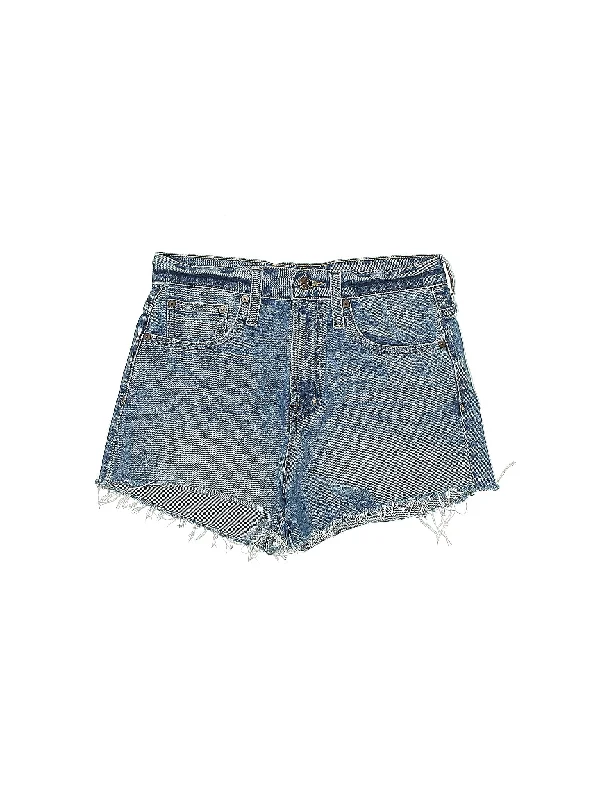 Women's Printed Tropical Patterned Shorts in Turquoise for a Beachy and Fun LookHigh-Rise Denim Shorts in Light Wash Women's Printed Tropical Patterned Shorts in Turquoise for a Beachy and Fun LookHigh-Rise Denim Shorts in Light Wash