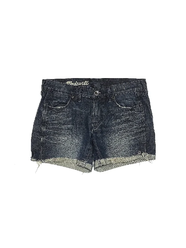 Women's Ruffled Hem Denim Shorts in Light Wash for a Feminine and Fashionable StyleLow-Rise Denim Shorts in Light Wash Women's Ruffled Hem Denim Shorts in Light Wash for a Feminine and Fashionable StyleLow-Rise Denim Shorts in Light Wash