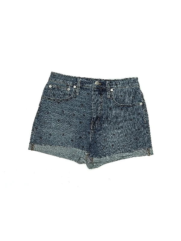 Plus Size Women's Denim Cut - off Shorts with Frayed Edges for a Casual and Laid - Back VibeMid-Rise Denim Shorts in Light Wash Plus Size Women's Denim Cut - off Shorts with Frayed Edges for a Casual and Laid - Back VibeMid-Rise Denim Shorts in Light Wash
