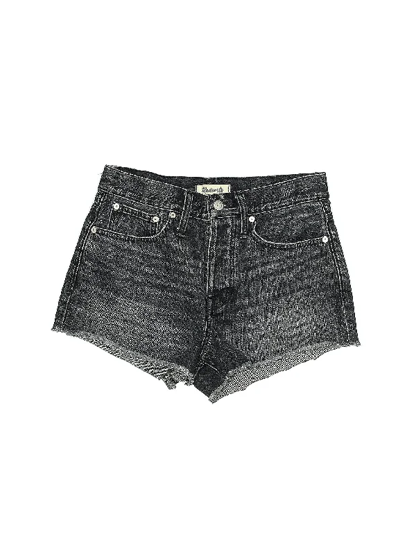 Women's Ruffled Hem Denim Shorts in Light Wash for a Feminine and Fashionable StyleMid-Rise Denim Shorts in Light Wash Women's Ruffled Hem Denim Shorts in Light Wash for a Feminine and Fashionable StyleMid-Rise Denim Shorts in Light Wash