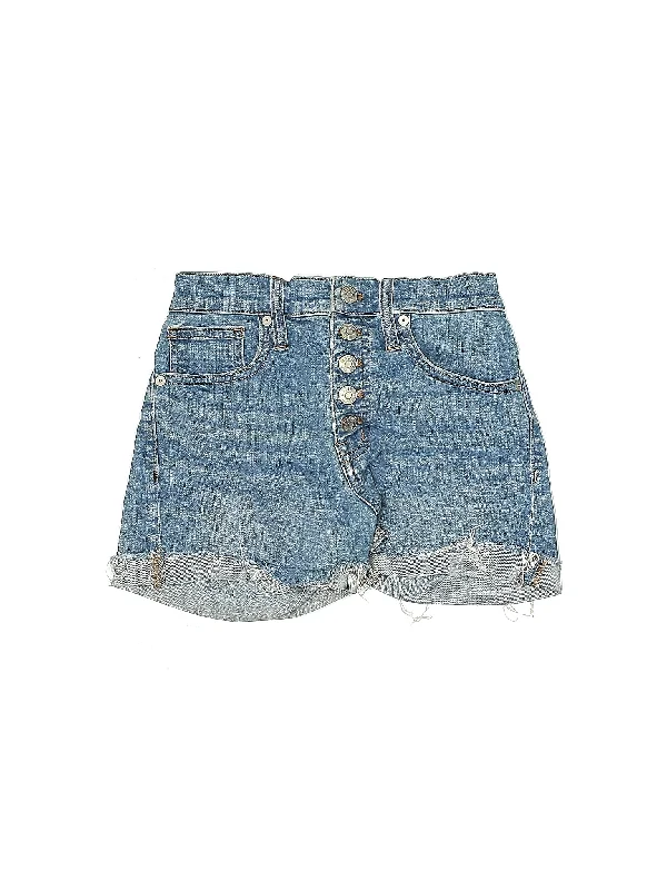 High - Waisted Plus Size Women's Denim Shorts with Distressed Details for a Trendy LookMid-Rise Denim Shorts in Light Wash High - Waisted Plus Size Women's Denim Shorts with Distressed Details for a Trendy LookMid-Rise Denim Shorts in Light Wash