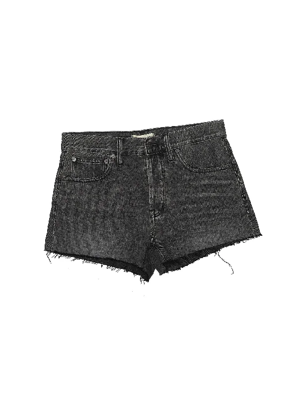 Plus Size Women's Denim Shorts with Embroidered Flowers in Light Blue for a Feminine TouchMid-Rise Denim Shorts in Light Wash Plus Size Women's Denim Shorts with Embroidered Flowers in Light Blue for a Feminine TouchMid-Rise Denim Shorts in Light Wash