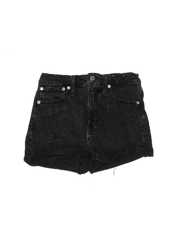 Plus Size Women's Denim Shorts with Embroidered Flowers in Light Blue for a Feminine TouchMid-Rise Denim Shorts in Medium Wash Plus Size Women's Denim Shorts with Embroidered Flowers in Light Blue for a Feminine TouchMid-Rise Denim Shorts in Medium Wash