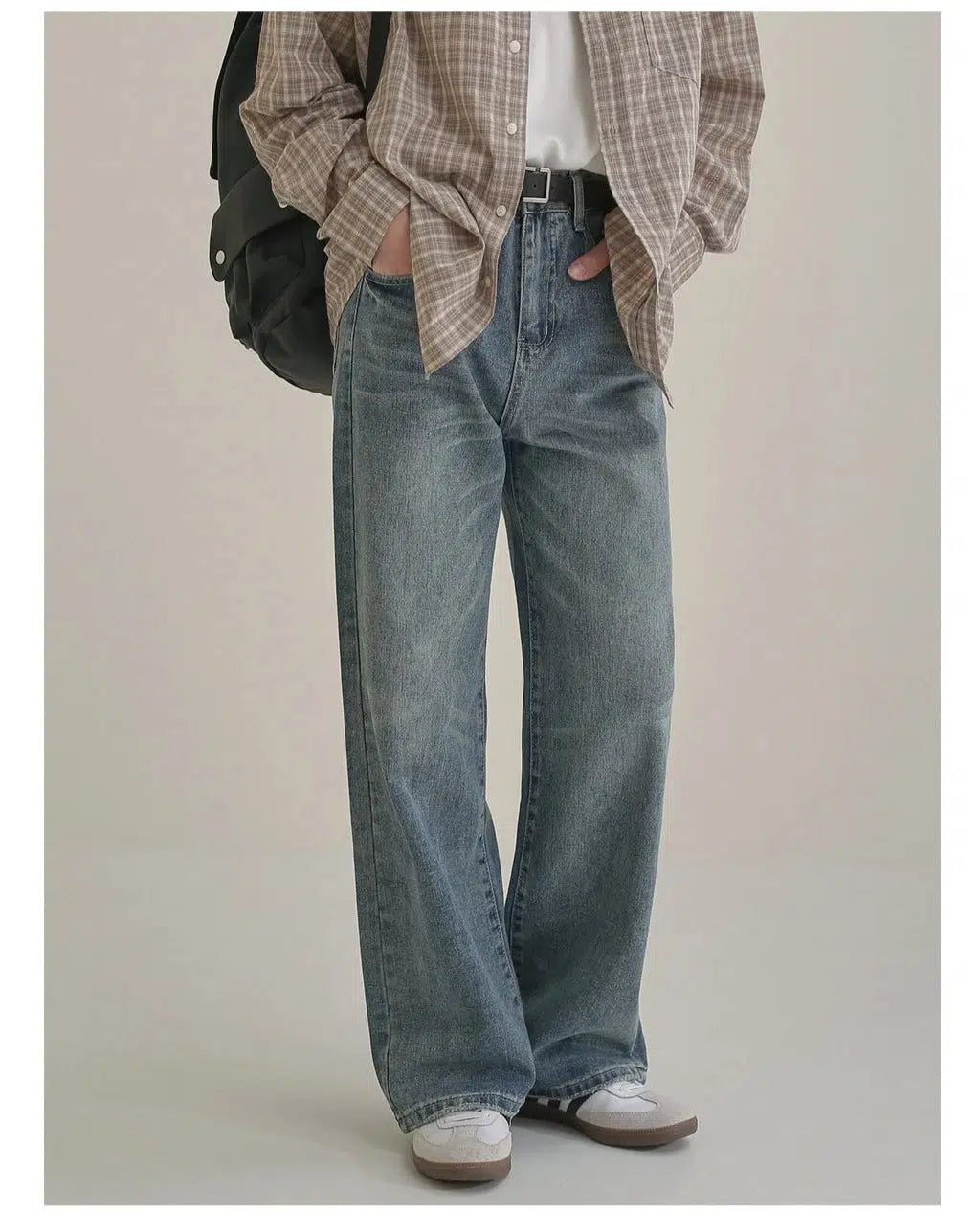 Ripped women jeans for a rebellious and fashion - forward styleStraight-leg Light Blue Jeans Ripped women jeans for a rebellious and fashion - forward styleStraight-leg Light Blue Jeans