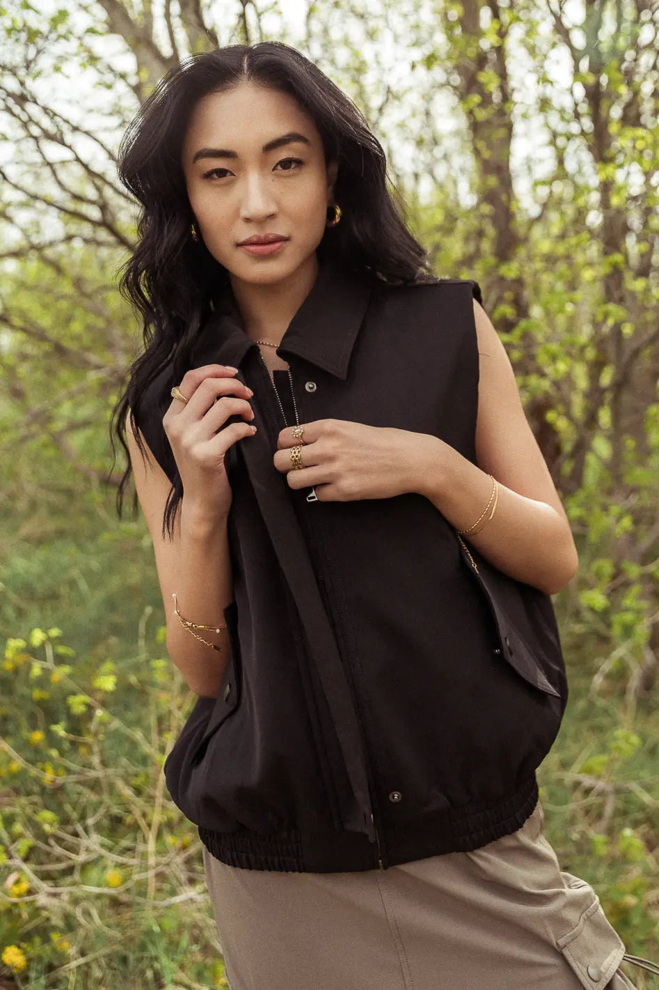 Single - Breasted Women's Tweed Blazers with Gold Buttons for a Classic LookRory Collared Vest in Black Single - Breasted Women's Tweed Blazers with Gold Buttons for a Classic LookRory Collared Vest in Black