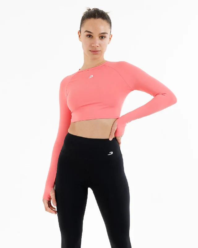 Muscle Women T Shirt for a Sporty and Casual LookTraining Long Sleeve Crop Top - Pink Muscle Women T Shirt for a Sporty and Casual LookTraining Long Sleeve Crop Top - Pink