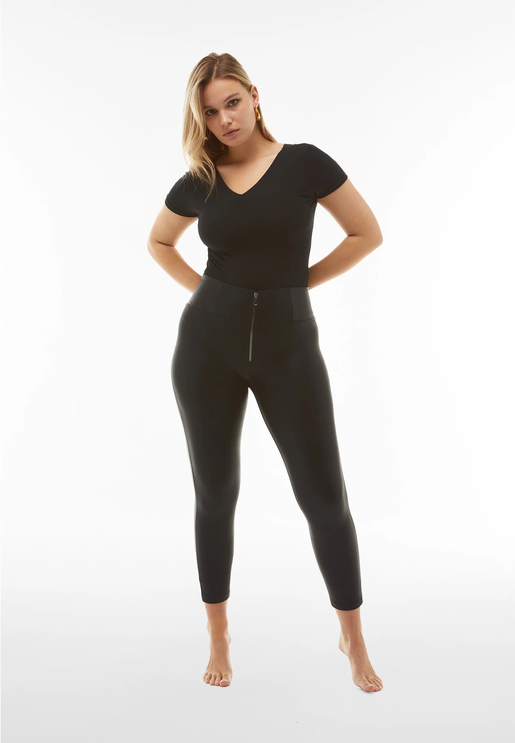 Women's Longline Boyfriend - Style Sweater in Gray for a Relaxed and Casual OutfitFreddy Jeans Black Metallic Faux Leather High Waist Full Length Women's Longline Boyfriend - Style Sweater in Gray for a Relaxed and Casual OutfitFreddy Jeans Black Metallic Faux Leather High Waist Full Length