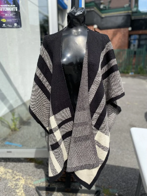 Women's Longline Boyfriend - Style Sweater in Gray for a Relaxed and Casual OutfitNicole Miller knit shawl O/S Women's Longline Boyfriend - Style Sweater in Gray for a Relaxed and Casual OutfitNicole Miller knit shawl O/S