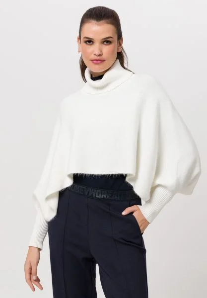 Oversized Chunky Knit Women's Cashmere Sweater in Ivory for a Cozy Winter LookTuzzi Cream Polo Neck Sweater Oversized Chunky Knit Women's Cashmere Sweater in Ivory for a Cozy Winter LookTuzzi Cream Polo Neck Sweater