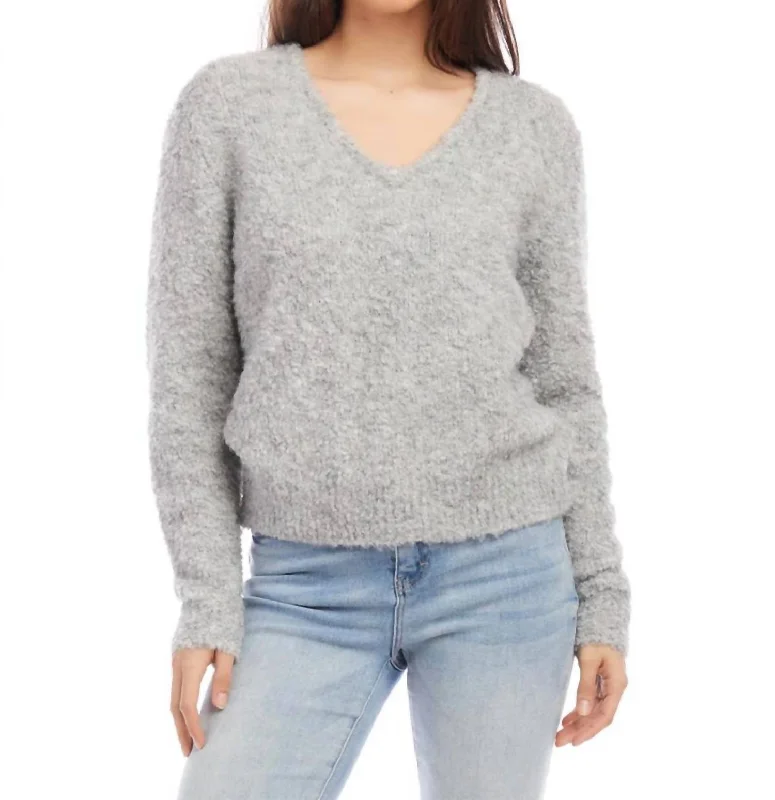 Mini - Length Women's Chunky Knit Sweater Dresses in Bold HuesV-Neck Sweater In Grey Mini - Length Women's Chunky Knit Sweater Dresses in Bold HuesV-Neck Sweater In Grey