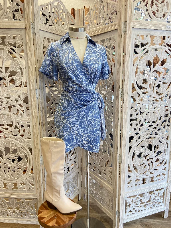 Plus Size Women Dress with a Flattering A - Line Cut for Comfort and StyleBlue Wrapped Collard Print Dress Plus Size Women Dress with a Flattering A - Line Cut for Comfort and StyleBlue Wrapped Collard Print Dress