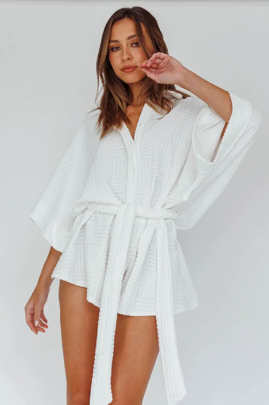 Long - Sleeve Women Dress in Velvet for a Luxurious Winter LookDaytona Beach Button-Up Romper Textured White Long - Sleeve Women Dress in Velvet for a Luxurious Winter LookDaytona Beach Button-Up Romper Textured White