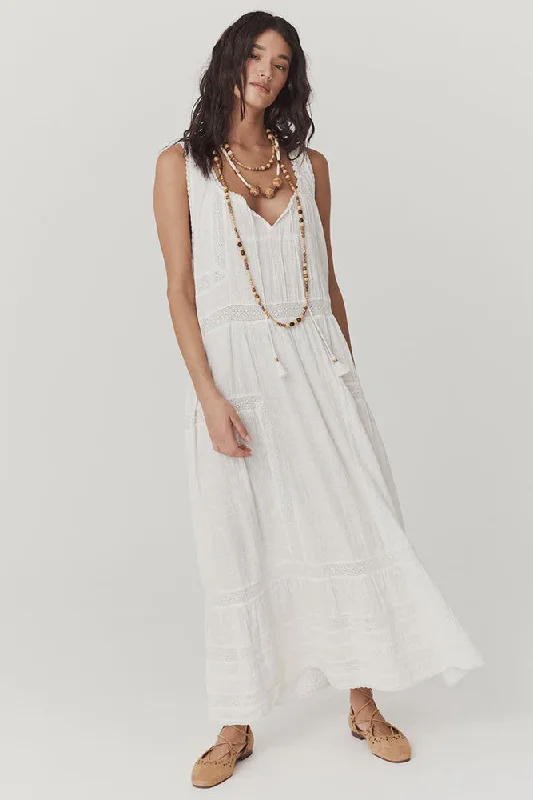 Halter Neck Women Dress to Show Off the Shoulders and NecklineSerendipity Lace Sundress - Jasmine Halter Neck Women Dress to Show Off the Shoulders and NecklineSerendipity Lace Sundress - Jasmine