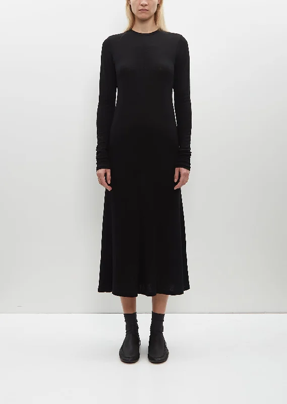 Pleated Women Dress with a Timeless and Elegant Texture Pleated Women Dress with a Timeless and Elegant Texture Wool Amuzen Dress — Black Pleated Women Dress with a Timeless and Elegant Texture Pleated Women Dress with a Timeless and Elegant Texture Wool Amuzen Dress — Black