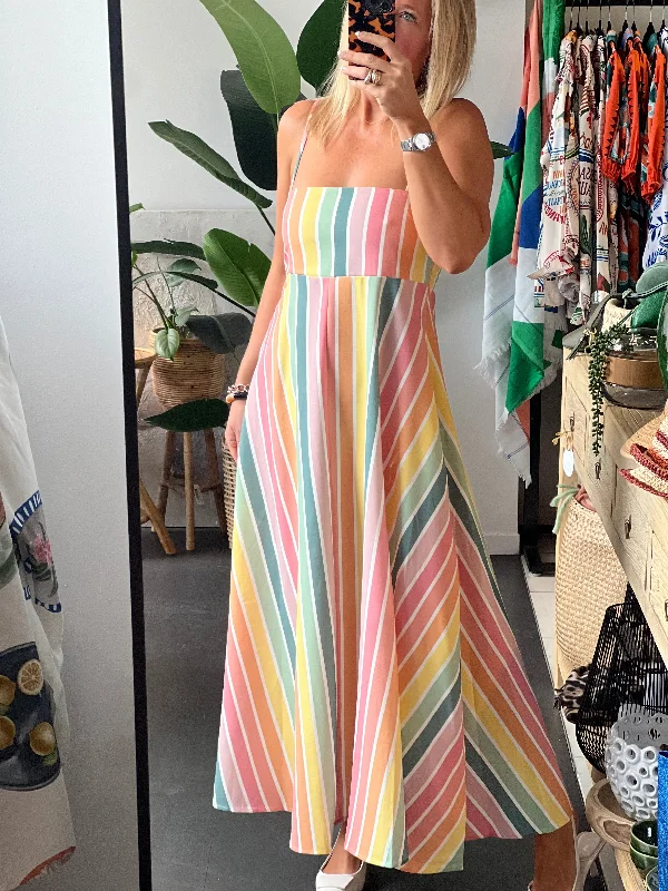 Mini Women Dress with a Short Hem for a Young and Trendy Style Mini Women Dress with a Short Hem for a Young and Trendy Style Rainbow Maxi Dress Mini Women Dress with a Short Hem for a Young and Trendy Style Mini Women Dress with a Short Hem for a Young and Trendy Style Rainbow Maxi Dress