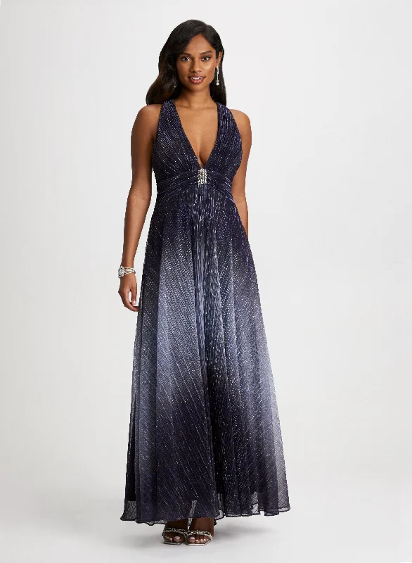 Midi dresses with ruffled sleeves for a more feminine and voluminous lookMetallic Crinkle V-Neck Gown Midi dresses with ruffled sleeves for a more feminine and voluminous lookMetallic Crinkle V-Neck Gown