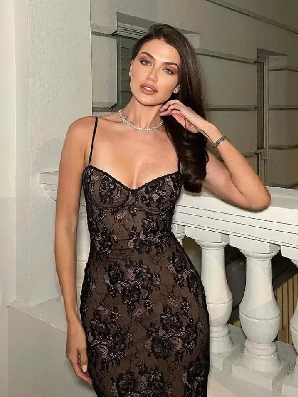 Halter Neck Women Dress to Show Off the Shoulders and NecklineCellar Lace Midi Dress in Black Halter Neck Women Dress to Show Off the Shoulders and NecklineCellar Lace Midi Dress in Black