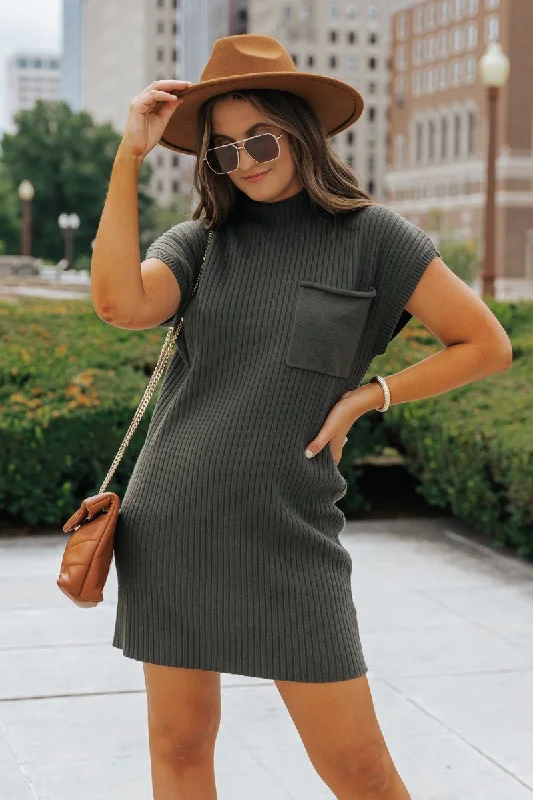 Mermaid - Style Women Dress with a Fitted Silhouette for Special OccasionsHunter Green Mock Neck Sweater Dress Mermaid - Style Women Dress with a Fitted Silhouette for Special OccasionsHunter Green Mock Neck Sweater Dress