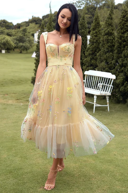Cocktail dresses with a mesh panel and a high - neck designChampagne Long Prom Dress with Embroidery Cocktail dresses with a mesh panel and a high - neck designChampagne Long Prom Dress with Embroidery