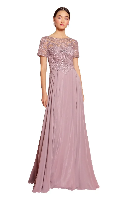 Formal dresses with halter necks and lace - up backs for a stylish promElizabeth K GL2683 Dress Formal dresses with halter necks and lace - up backs for a stylish promElizabeth K GL2683 Dress