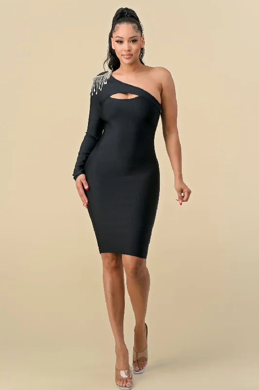 Animal - print cocktail dresses with a V - neck for a fierce lookShort One Shoulder Fitted Dress Animal - print cocktail dresses with a V - neck for a fierce lookShort One Shoulder Fitted Dress