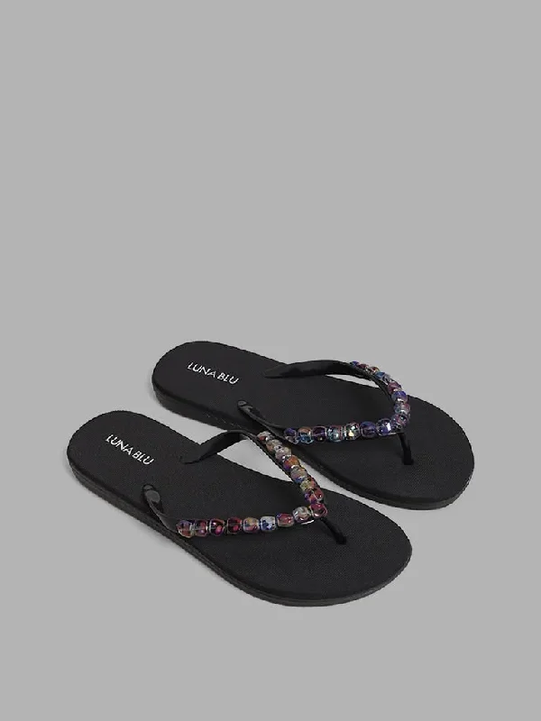 Linen Women Shorts for Breathable Comfort in Hot WeatherLUNA BLU Black Beaded Accent Flip Flop Linen Women Shorts for Breathable Comfort in Hot WeatherLUNA BLU Black Beaded Accent Flip Flop