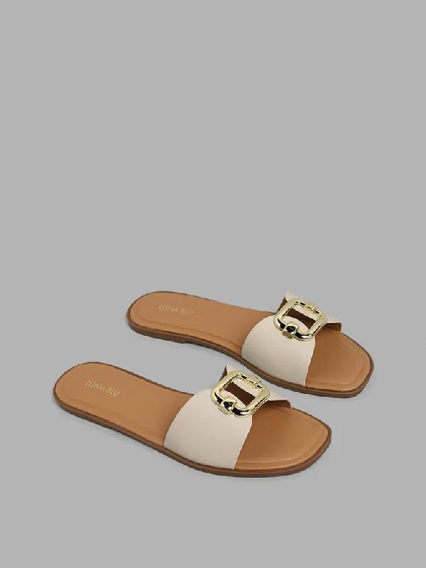 Patterned Geometric Women Shorts for a Modern AppealLUNA BLU Ivory Trim Slide Sandals Patterned Geometric Women Shorts for a Modern AppealLUNA BLU Ivory Trim Slide Sandals
