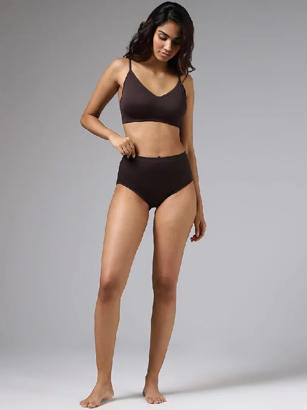 Leather Look Women Shorts for an Edgy and Chic StyleWunderlove Solid Dark Brown Seamless Full Brief Leather Look Women Shorts for an Edgy and Chic StyleWunderlove Solid Dark Brown Seamless Full Brief