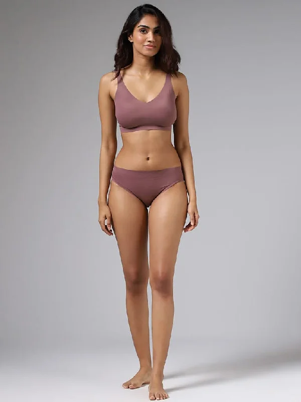 Denim Women Shorts with Distressed Details for a Casual VibeWunderlove Solid Dusty Rose Invisible High-Leg Brief Denim Women Shorts with Distressed Details for a Casual VibeWunderlove Solid Dusty Rose Invisible High-Leg Brief
